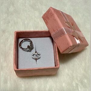 Mini-CC Style Earrings Silver-tone in Pink Box